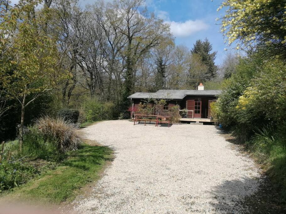 Chalet En Pleine Nature Au Bord D'Un Etang Lanvallay 外观 照片