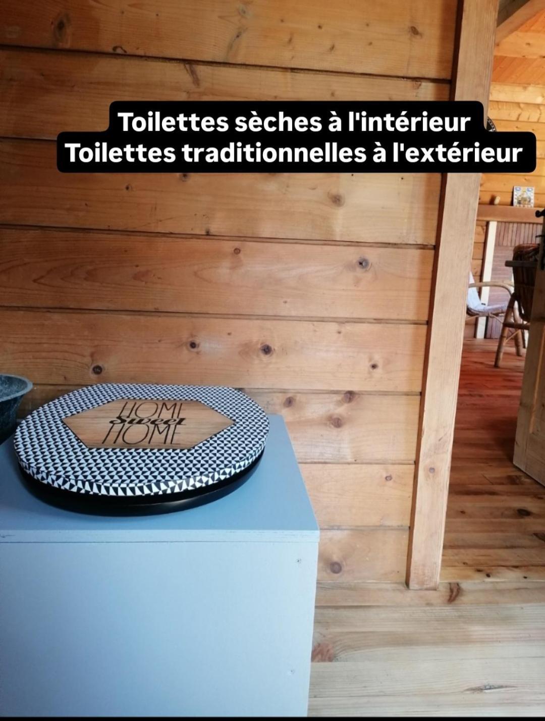 Chalet En Pleine Nature Au Bord D'Un Etang Lanvallay 外观 照片